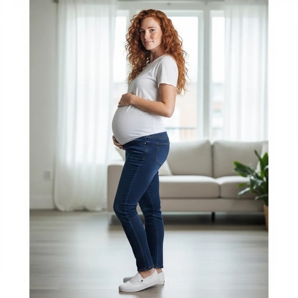 Isabel Maternity by Ingrid & Isabel Skinny Jeans | Size 16/33R - Picture 1 of 8